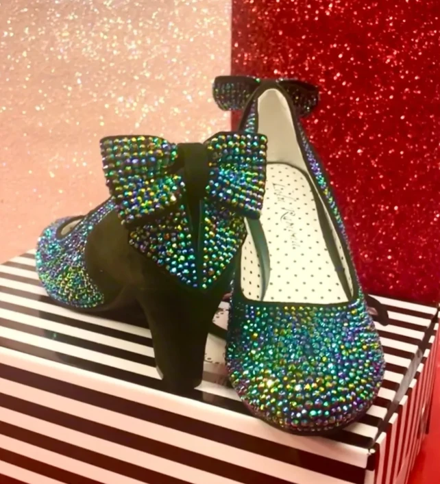 Lola Ramona Ava Trina - Image 2